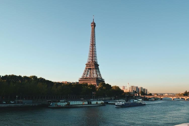 Moving to France from the UK after Brexit - 2025 Guide
