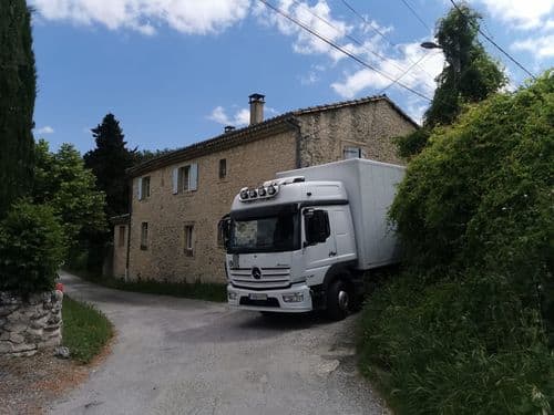 Full load delivered with care to our client in Valence, FR, then a quick load from our trade client Santa Fe Relocation “Lyon warehouse” heading back to the UK